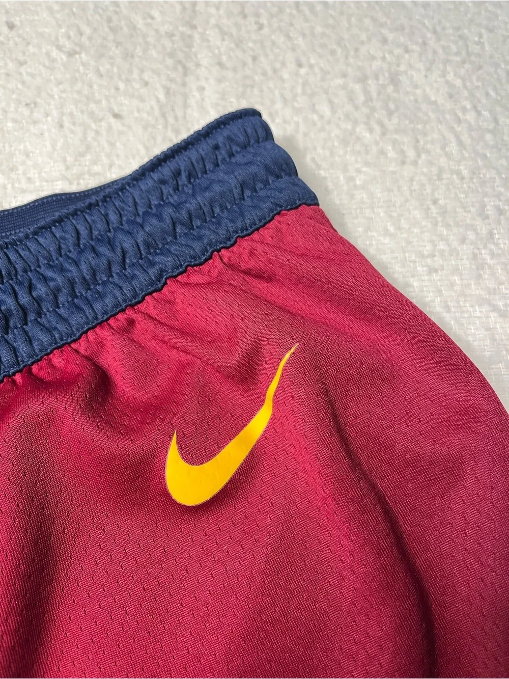 Nike NBA Cleveland Cavaliers Red Basketball Shorts Mens 34 M Lebron James Jersey